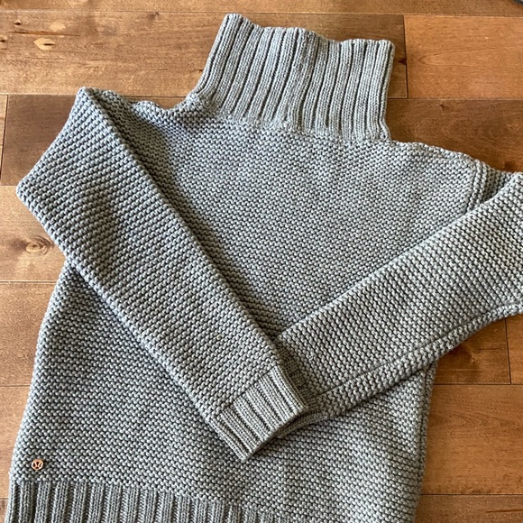 Lululemon Sweater - Picture 2 of 4